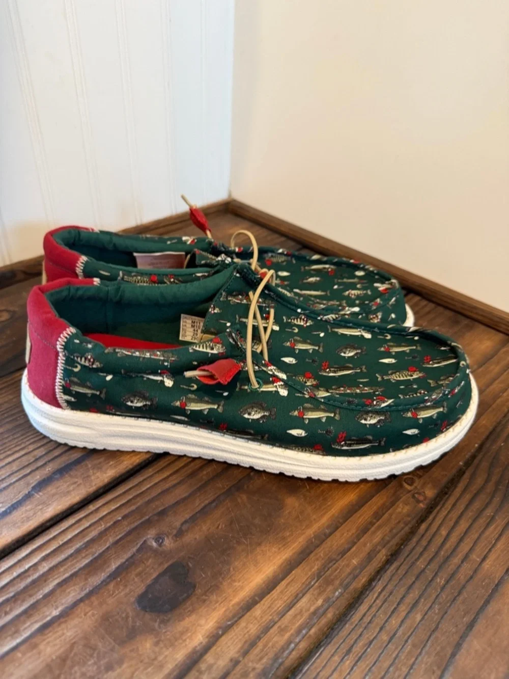NWT Hey Dude Wally Merry Fishmas Lure Slip On Shoes